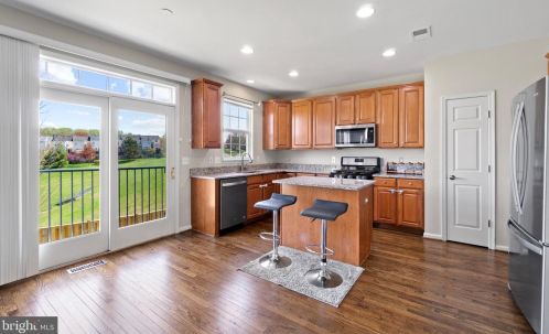 317 Baish Dr, Leesburg VA 20175-6149 exterior