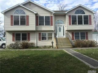 362 Granada Pkwy, North Lindenhurst, NY 11757-6303