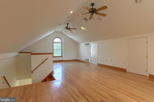 6411 Devonshire Hts Rd, Harrisburg PA 17111-4818 exterior