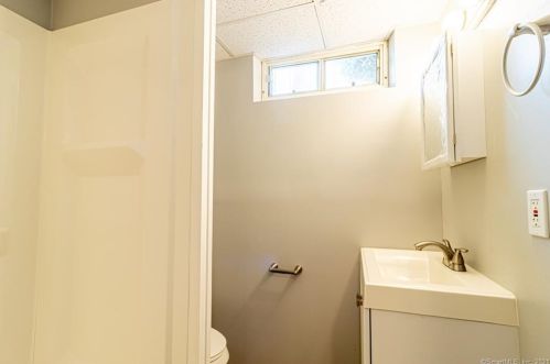 23 Mcintosh Ave, Uncasville CT  06382-2227 exterior