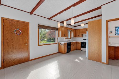205 Cleveland Ave, Manitowoc WI  54220-2915 exterior
