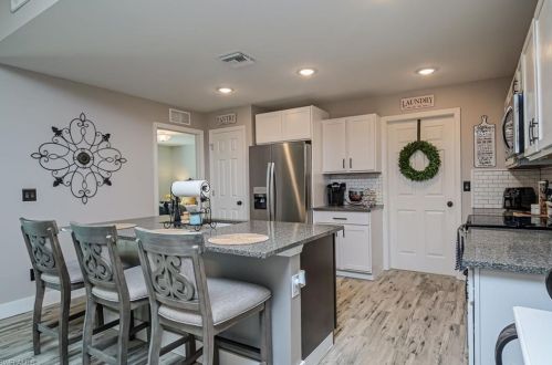 1123 4th Pl, Cape Coral FL  33990-0028 exterior