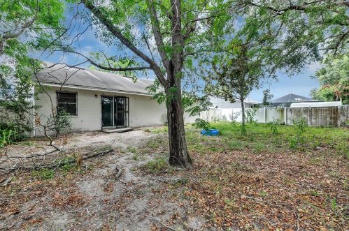 778 Spicewood Dr, Lakeland FL 33801-7513 exterior