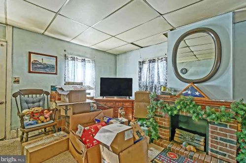 25 Green St, Pilesgrove NJ 08098-1136 exterior