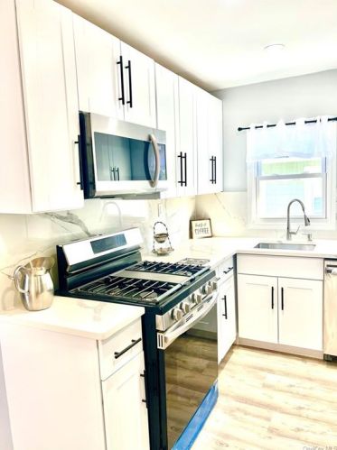 7 Little Ave, Middletown NY  10940-5109 exterior