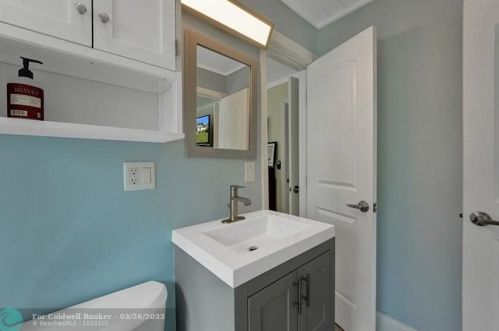 228 8th Ave, Delray Beach FL  33483-5523 exterior