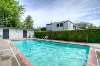 1455 Bailey Hill Rd, Eugene OR  97402-3046 exterior