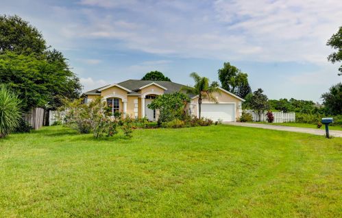 5857 Dunmore Ave, Fort Pierce, FL 34986-4140