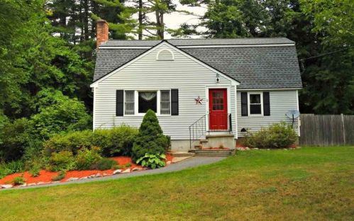 13 Tammy St, Salem, NH 03079-3245