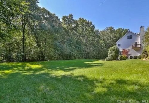 224 Beardsley Rd, Huntington, CT 06484-1844