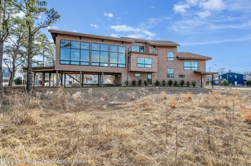 49 Cherokee Ln, Bricktown NJ  08724-4405 exterior