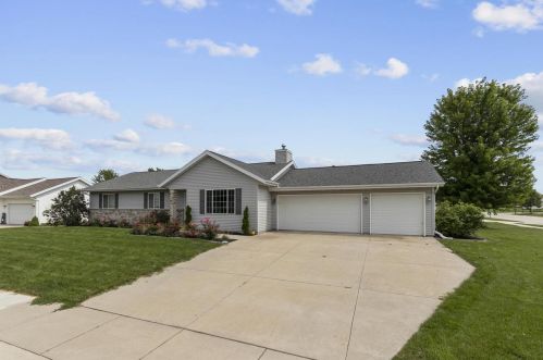 557 Crowfoot Ave, Fond Du Lac, WI 54935-1862