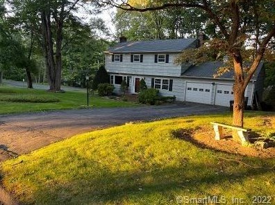 40 Doris St, Bridgeport, CT 06611-1206