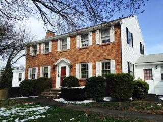 4 Daniels Rd, Wenham, MA 01984-1001