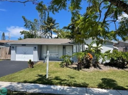 2005 32nd Ave, Hollywood FL  33021-4423 exterior