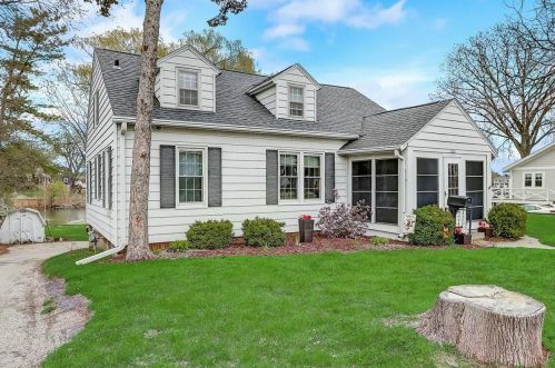 352 Wisconsin Ave, Oconomowoc, WI 53066-3038