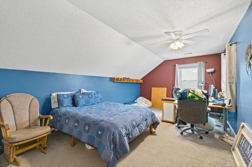 3 Killen Rd, Wallingford CT  06492-2697 exterior