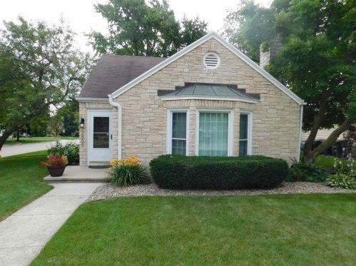 2503 Beaumont St, Green Bay, WI 54301-2925
