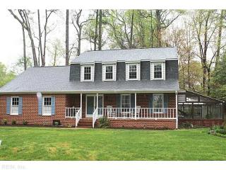 141 Breezy Point Dr, Yorktown VA  23692-3317 exterior