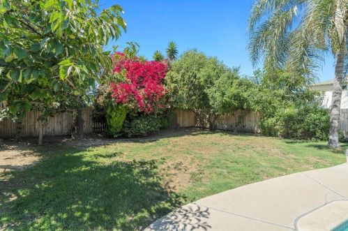 6747 Blewett Ave, Van Nuys CA  91406-6014 exterior