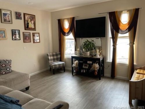 216 Brooks St, Bridgeport, CT 06608-2023