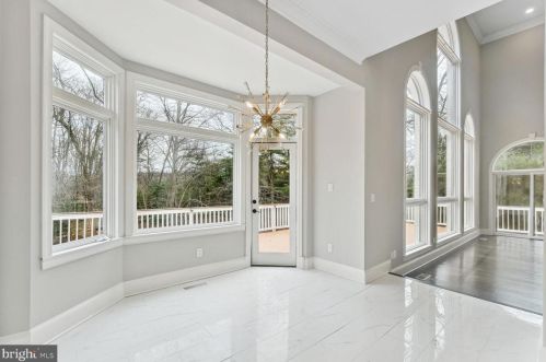 209 River Bend Rd, Great Falls VA  22066-4141 exterior