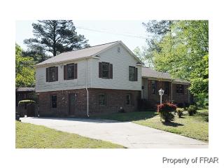 459 Waterbury Dr, Fayetteville, NC 28311-1371