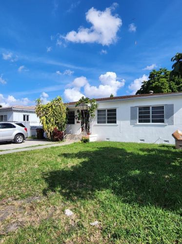 3511 Palm Ave, Hialeah FL  33012-5244 exterior
