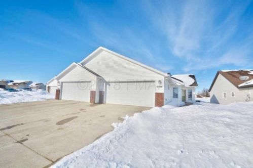 3508 29th Ave, Moorhead, MN 56560-5463