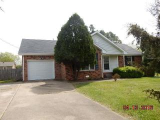 3411 Oak Park Dr, Clarksville, TN 37042-5883