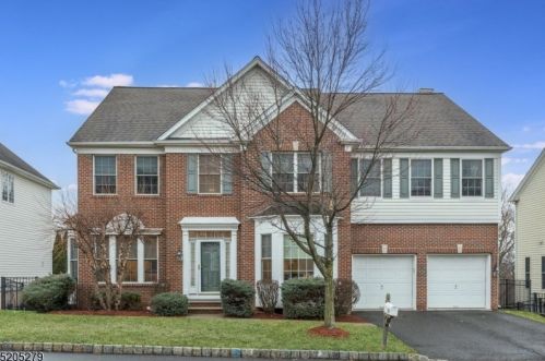 73 Hickory Hill Blvd, Paterson, NJ 07512-2192