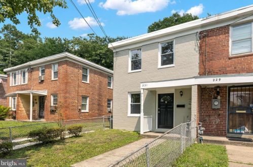 231 55th St, Washington, DC 20019-6737