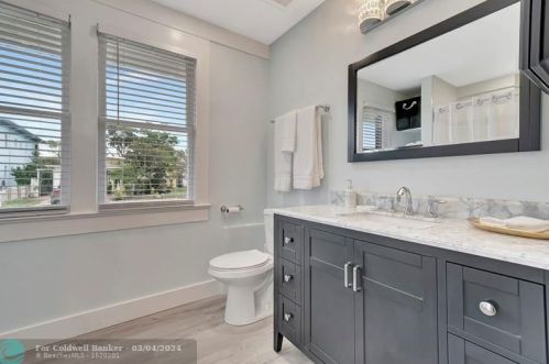 320 4 Ave, Delray Beach FL  33444-2717 exterior