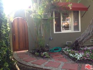 827 Sycamore Ave, Los Angeles CA  90038-3316 exterior