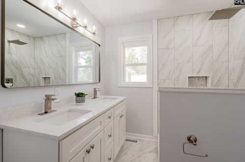 1712 Robin Crst Dr, Cayce-West Columbia SC  29169-5433 exterior