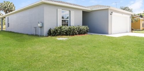 1158 Eleuthera Ave, Fort Pierce, FL 34953-5306