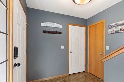 1210 Amber Ln, Faribault, MN 55021-5078