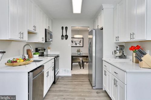 6401 Limerick Ct, Springfield VA  22152-1944 exterior