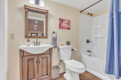 11380 Concord Crk Dr, Thiensville WI  53092-4387 exterior