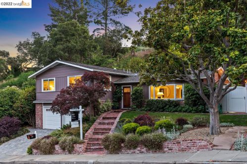 61 Calvert Ct, Oakland CA 94611-3436 exterior