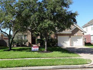1503 Summer Forest Dr, Sugar Land TX  77479-6921 exterior