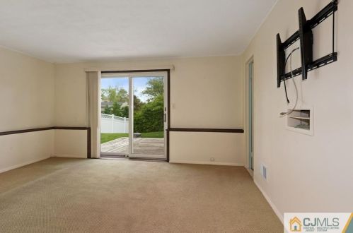 28 Holly St, Old Bridge NJ  08857-2259 exterior