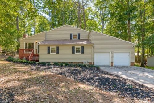 7157 Mantlewood Ln, Kernersville NC  27284-7927 exterior