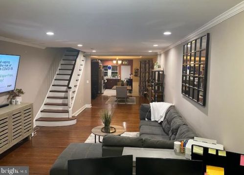 7253 21st St, Philadelphia, PA 19138-2101