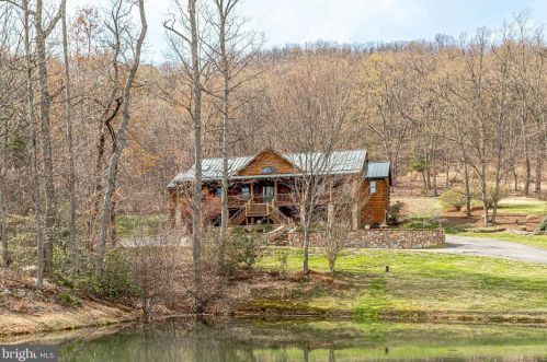 3714 Mountain Rd, Haymarket VA  20169-1739 exterior