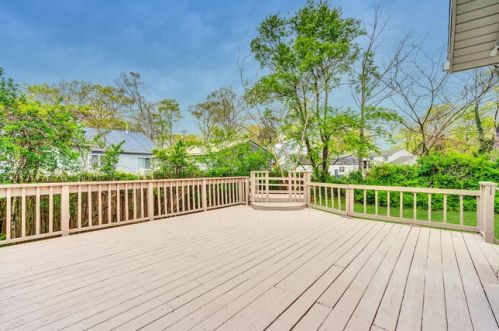 226 Davis Ave, Lacey NJ  08731-3519 exterior