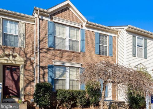 6988 Rogue Forest Ln, Gainesville, VA 20155-1623