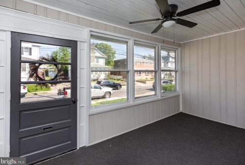 17 Ridgeway Ave, Manor PA  19036-1923 exterior