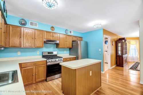 305 Bartley Rd, Jackson Twp NJ  08527-1166 exterior