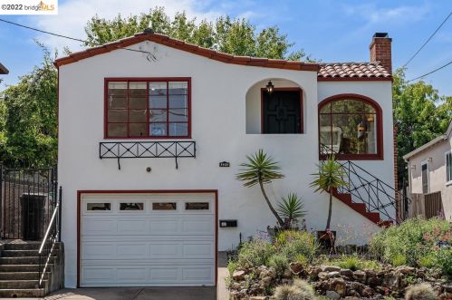 3926 Coolidge Ave, Oakland, CA 94602-3429